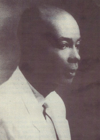 Maurice Casséus, photo: vers 1940 photo tirée de l'ouvrage Histoire de la littérature haïtienne illustrée par les textes de R. Berrou et P. Pompilus (tome 3, p. 523). Port-au-Prince: Éditions Caraïbes, 1977.