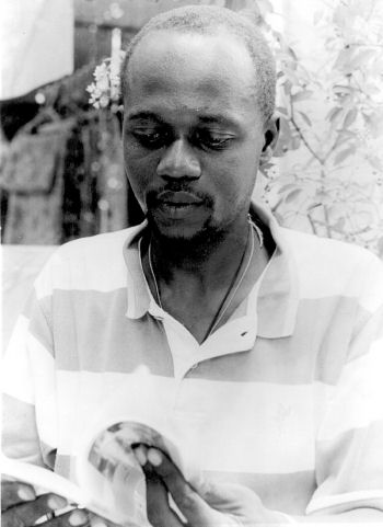 Dominique Batraville, photo © Jean-François Chalut Livres en Folie, Pétion-Ville, 2000